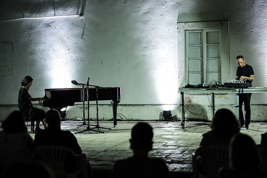 auaufeiomau museu zero